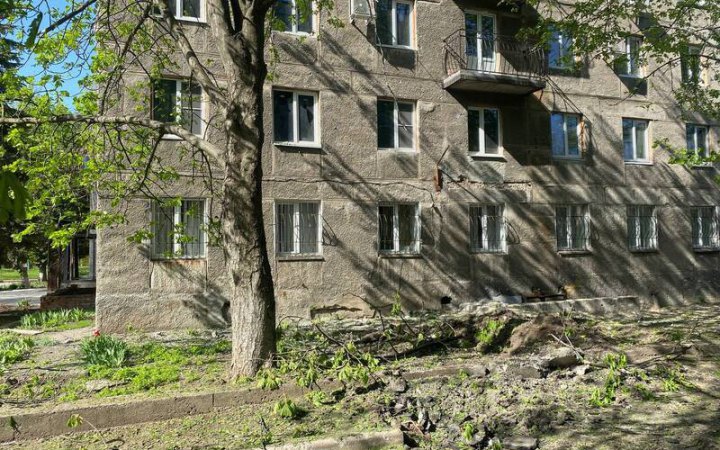 В Донецкой области обстрелы продолжаются практически по всей линии фронта, сегодня уже погибли двое гражданских