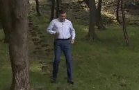 Янукович советует меньше есть и больше двигаться