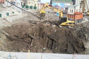 Мэрия Киева призвала не паниковать по поводу раскопок на Почтовой площади
