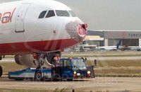 Град разбил стекла у украинского Airbus A320 в Стамбуле 