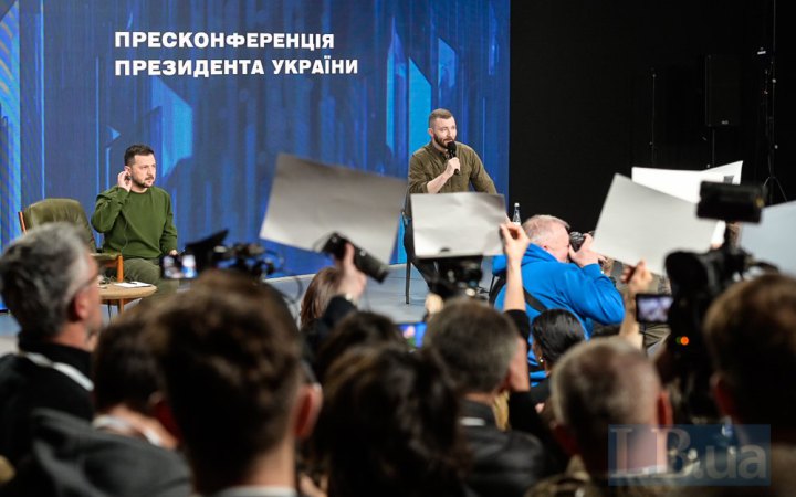 Зеленський – про можливість переговорів із Путіним: дамо майданчик, де він може погодитися з поразкою