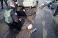 Біля будівлі суду в Кропивницькому влаштували перестрілку