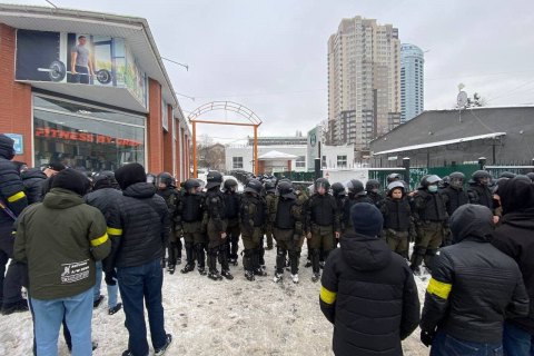 Нацкорпус столкнулся с "боевым крылом" "ОПЗЖ" в центре Киева (обновлено)