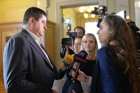 Если миллиарды Януковича не конфисковать, с них снимут арест и выведут в офшоры, - Бурбак