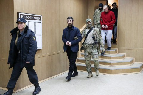 Суд продлил арест 20 украинских моряков (обновлено)