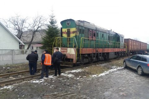 Дизельный локомотив тяжело травмировал ребенка во Львовской области