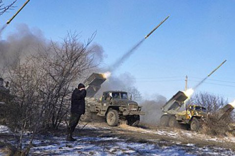 Боевики обстреляли дорогу, по которой проходит эвакуация из Авдеевки