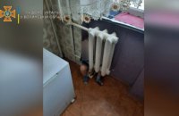 ​В Луцке спасатели помогли застрявшему в батарее мальчику