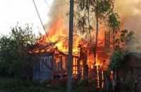Окупанти обстріляли прикордоння Сумщини, пошкоджені шість будинків і авто