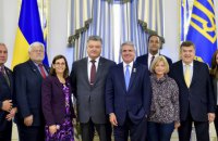 ​Порошенко проинформировал делегацию Конгресса США о ситуации на Донбассе