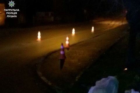 ​В Луцке грузовик наехал прицепом на группу бездомных