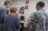 На Луганщині окупанти змушують людей писати заяви на російське громадянство