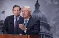 Трамп наказав приспустити національні прапори для вшанування Ліндсі Грема