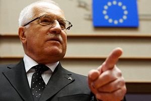 Чешский президент тоже отказался ехать в Украину