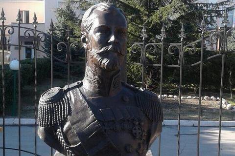 Поклонская: в Крыму замироточил бюст Николая II