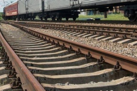 Электричка сбила насмерть девочку в Боярке