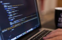 Facebook и Twitter ликвидировали сеть аккаунтов российской "фабрики троллей"