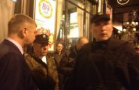 Стрелявший активист "Правого сектора" дает показания милиции 