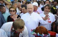 Турчинов рассказал двум тысячам сторонников о гражданской войне