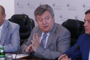 Треба думати не про резолюції США, а про проведення чесних виборів, - дипломат