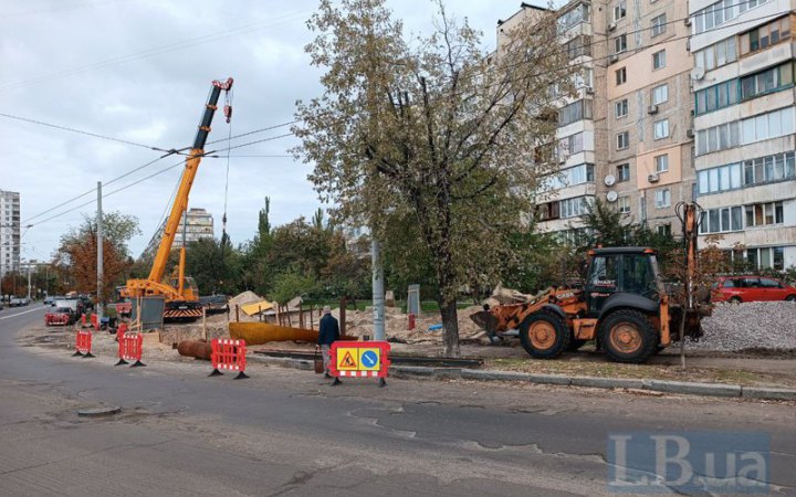 У Києві без тепла ще залишається майже пів тисячі будинків