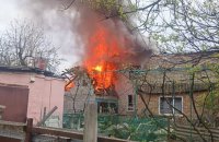Росія вдарила по Дергачах Харківської області. Поранені діти і жінка
