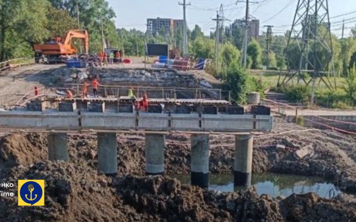 Окупанти зупинили у Маріуполі природню течію річки Кальчик