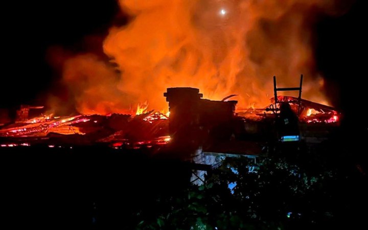 РФ знову атакувала Дніпропетровщину: є поранений, пошкоджені будинки та АЗС