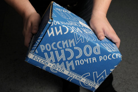 Грузовики "Почты России" доставляли в Крым контрафактную водку