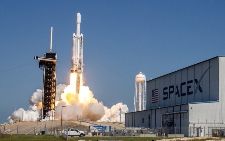SpaceX Ілона Маска готує найбільший в історії продаж акцій на біржі