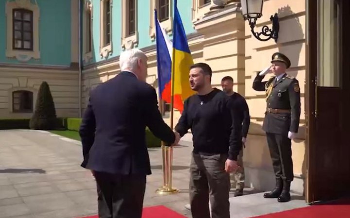 Зеленський їде в Чехію на зустріч із керівництвом держави