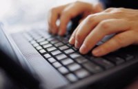 Половина українців регулярно користується Інтернетом
