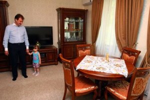 Попов отметил День Киева в детсаду