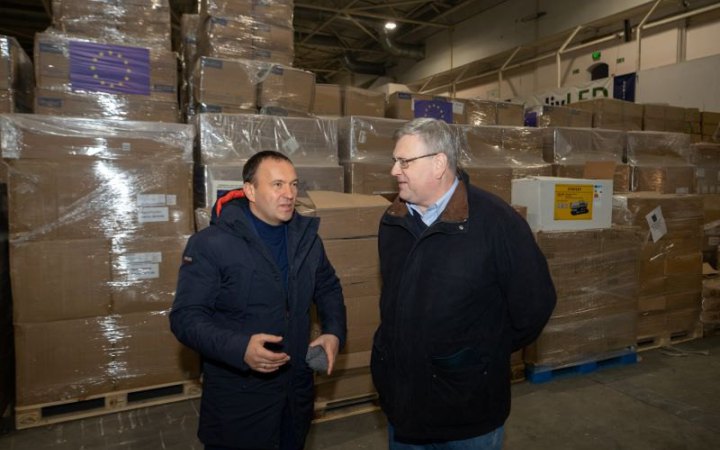 Київ отримав від Риги генератори та теплові гармати