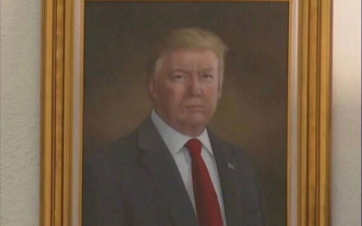 Трамп розкритикував свій портрет, який висить у Капітолії ще із 2019 року