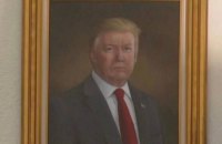 Трамп розкритикував свій портрет, який висить у Капітолії ще із 2019 року