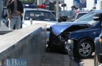 В Киеве девушка-водитель на "Шевроле" врезалась в грузовик