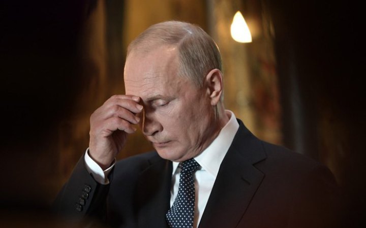 Чиновникам Кремля подвоїли норму на алкоголь, щоб пом'якшити стрес від контрнаступу України, − Telegraph