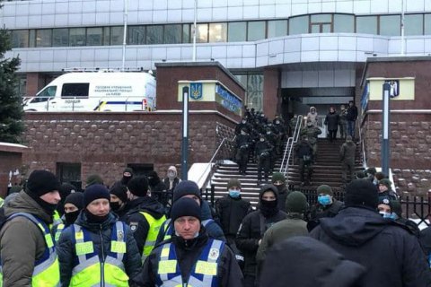 Геращенко сообщила о препятствовании активистам возле Апелляционного суда Киева