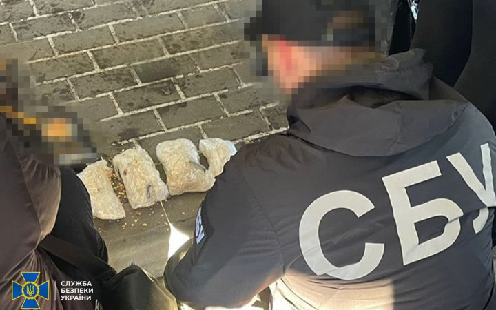 СБУ і Нацпол ліквідували 5 нарколабораторій, які працювали на торговців психотропами з Близького Сходу та ЄС 