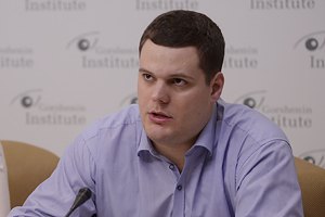 Ильенко: выездное заседание Рады - карикатурная попытка путча