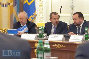 На заседание фракции ПР пришли Арбузов и Клюев