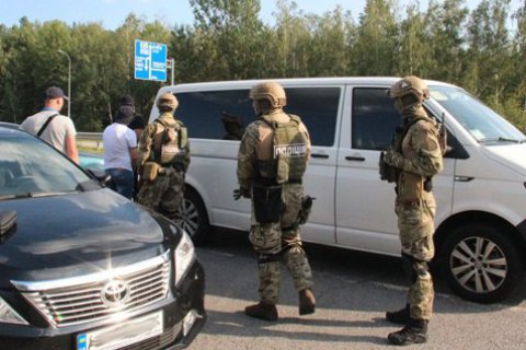 Полиция задержала криминального авторитета по прозвищу "Зурик" с гранатой и наркотиками