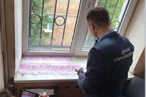 В Киеве полицейский вымогал $1 тыс. за возврат конфискованного мотоцикла
