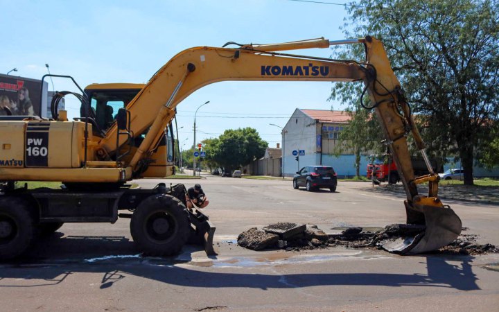 У Миколаєві за допомогою іноземних партнерів відновлюють магістральну мережу теплопостачання
