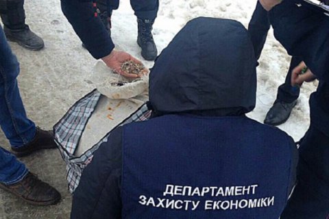 Полиция изъяла янтаря на полмиллиона гривен в Ровенской области