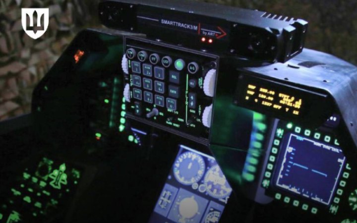 Україна отримала мобільні симулятори F-16