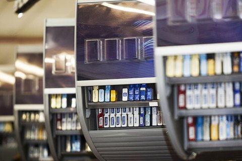 "JTI Украина" после встречи с Зеленским решила полностью возобновить производство сигарет в Кременчуге