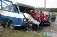ДТП в Киеве: бойцам МЧС пришлось разрезать автомобиль, чтобы вытащить водителя