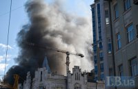 У Голосіївському районі Києва дрон атакував будівлю медцентру, постраждали троє людей — ДСНС